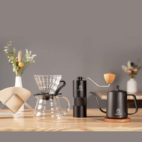 5 MUST-HAVE COFFEE ACCESSORIES FOR EVERY COFFEE LOVER